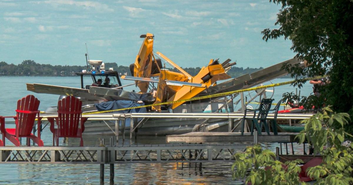 Teen boy standing on dock killed as small plane crashes into Lake Scugog - Toronto Star