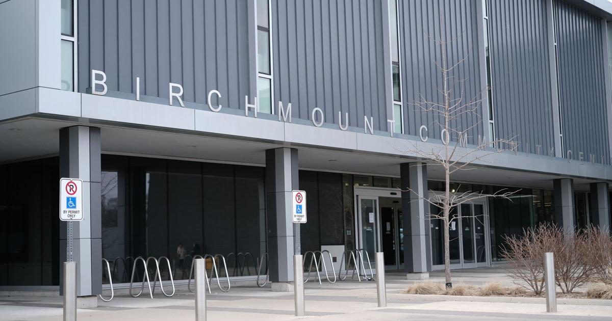 City closes two indoor pools as lifeguards, staff refuse to work in extreme heat conditions - Toronto Star