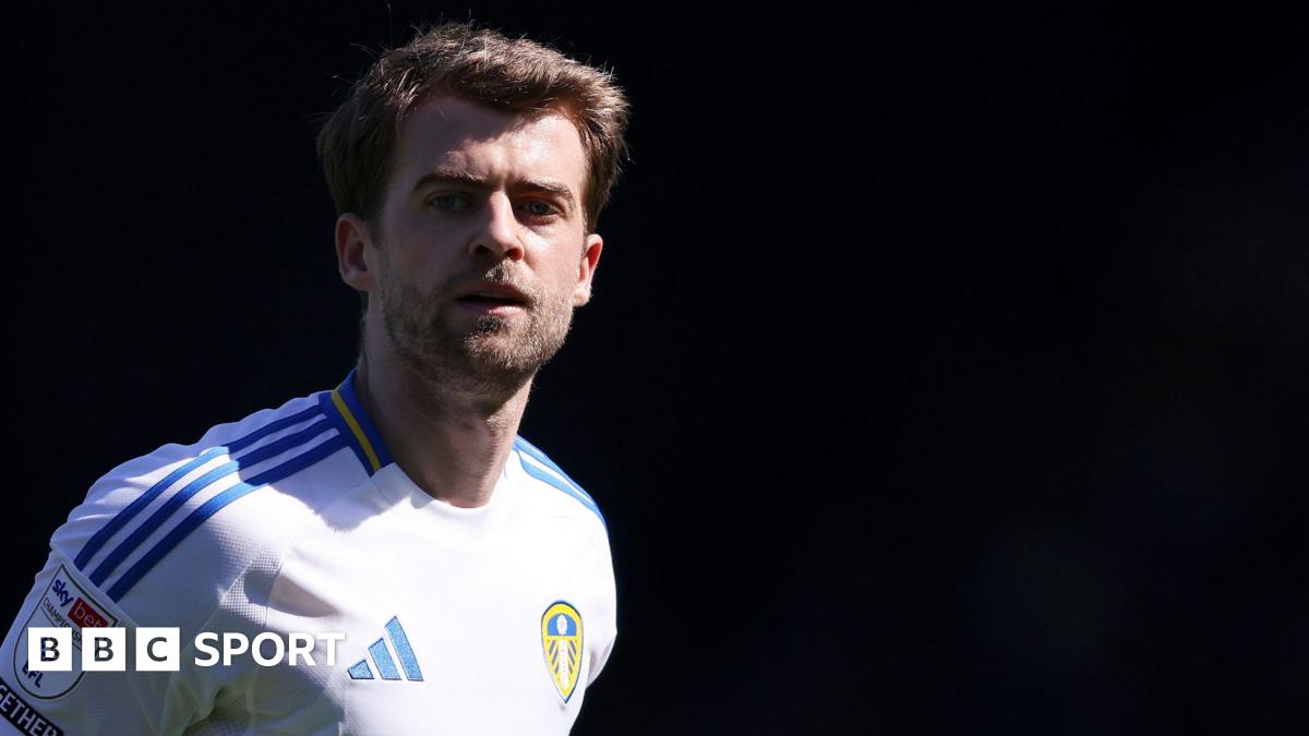 Patrick Bamford playing for Leeds in the 2024-25 Championship season