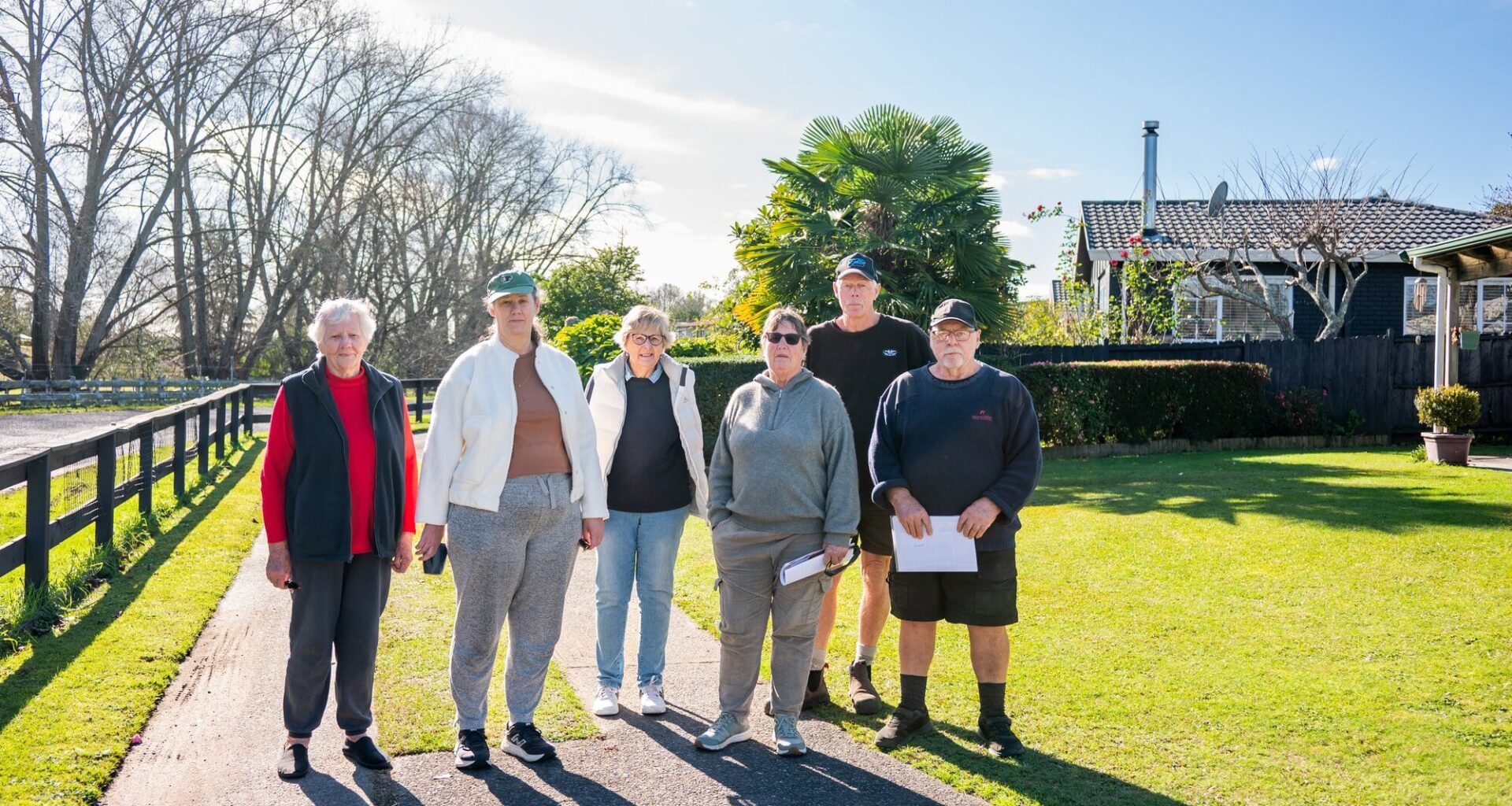 SunLive - Te Puke neighbours' flooding fight