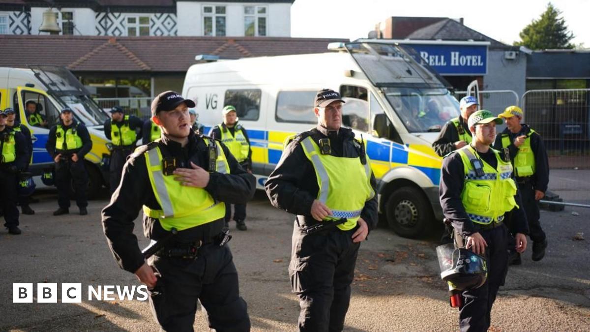 Essex Police condemn 'thugs and vandals' at Epping asylum seeker hotel protests - follow live