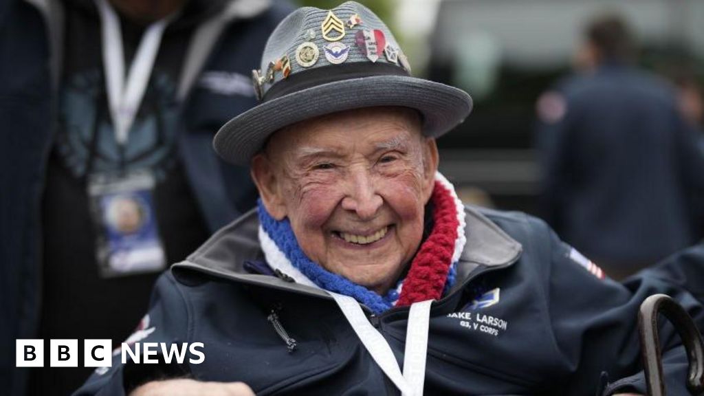 WW2 veteran and TikTok star 'Papa' Jake Larson dies aged 102