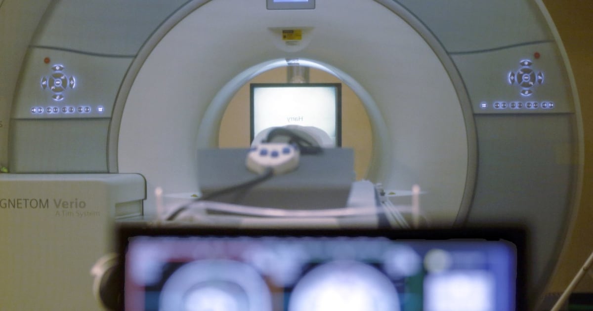 Man dies after heavy weight-training chain around neck pulls him into MRI machine - CTV News