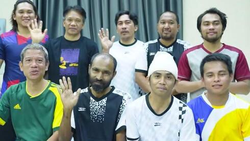 'Please stop trading with Isr