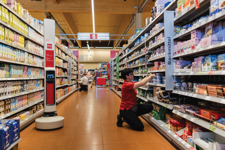 Inventory robot tested in a SPAR and an INTERSPAR store in Austria
