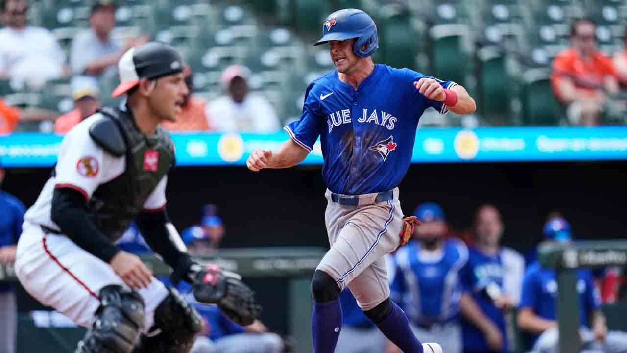Blue Jays win wild finale as bullpen delivers timely deadline reminder
