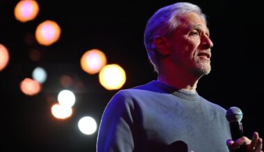 Jon Stewart slams CBS for decision to cancel ‘The Late Show With Stephen Colbert’ - CTV News