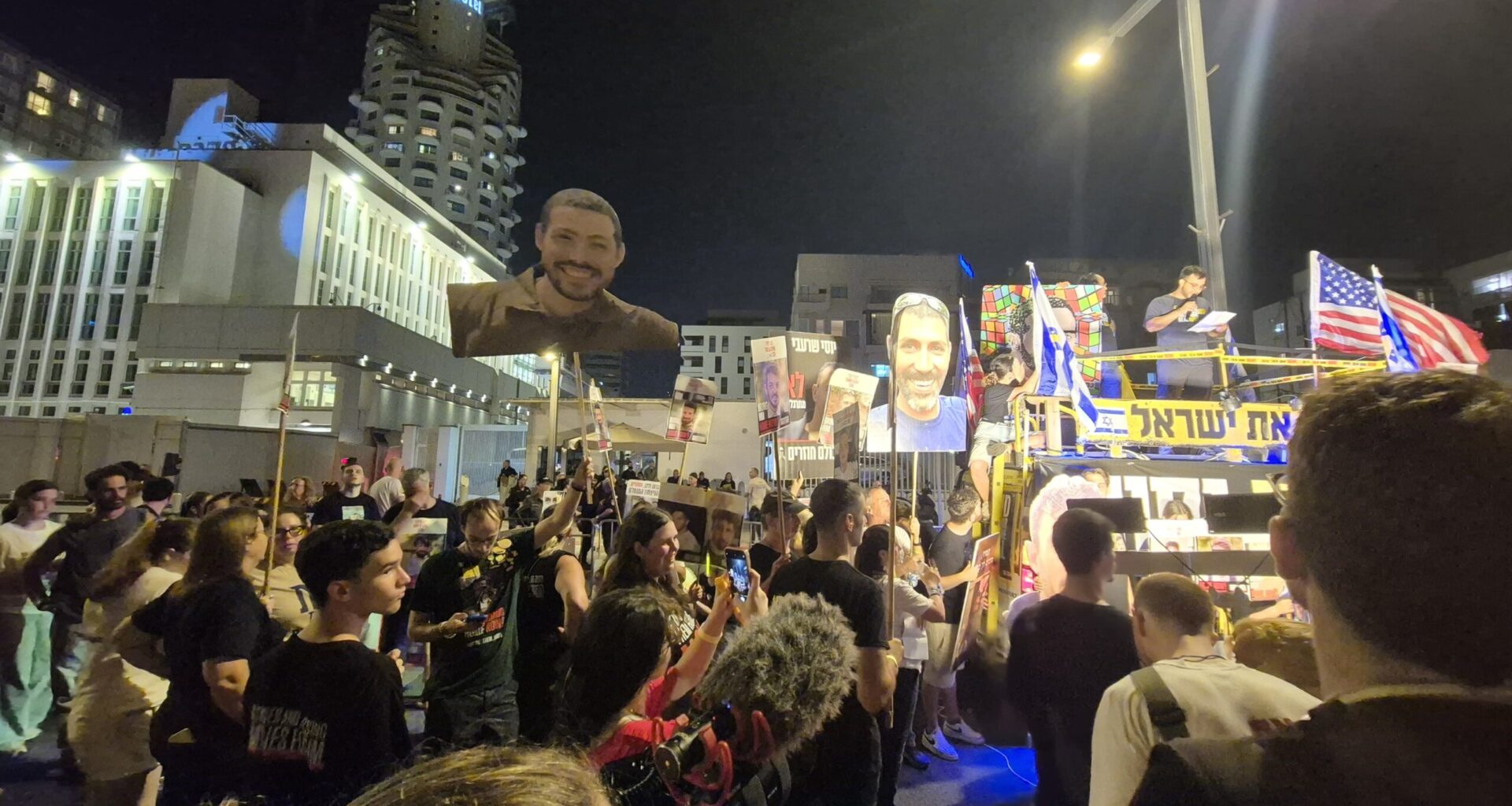 'Freeze Qatar’s Assets': Hostage Families Turn to President Trump as Confidence in Israeli Government Collapses 