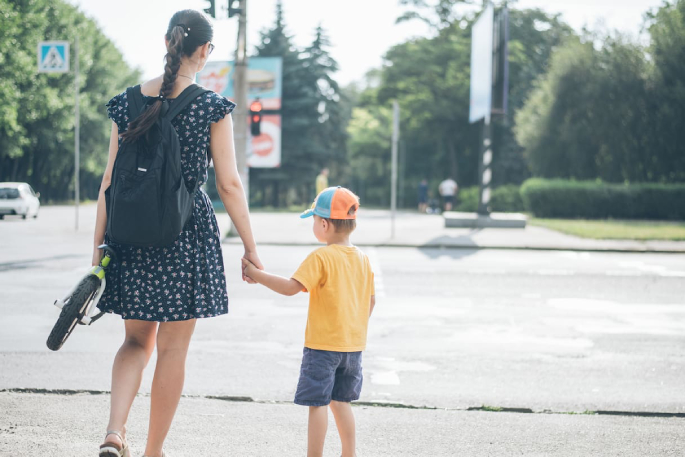 SunLive - Mum calls for change to school holidays