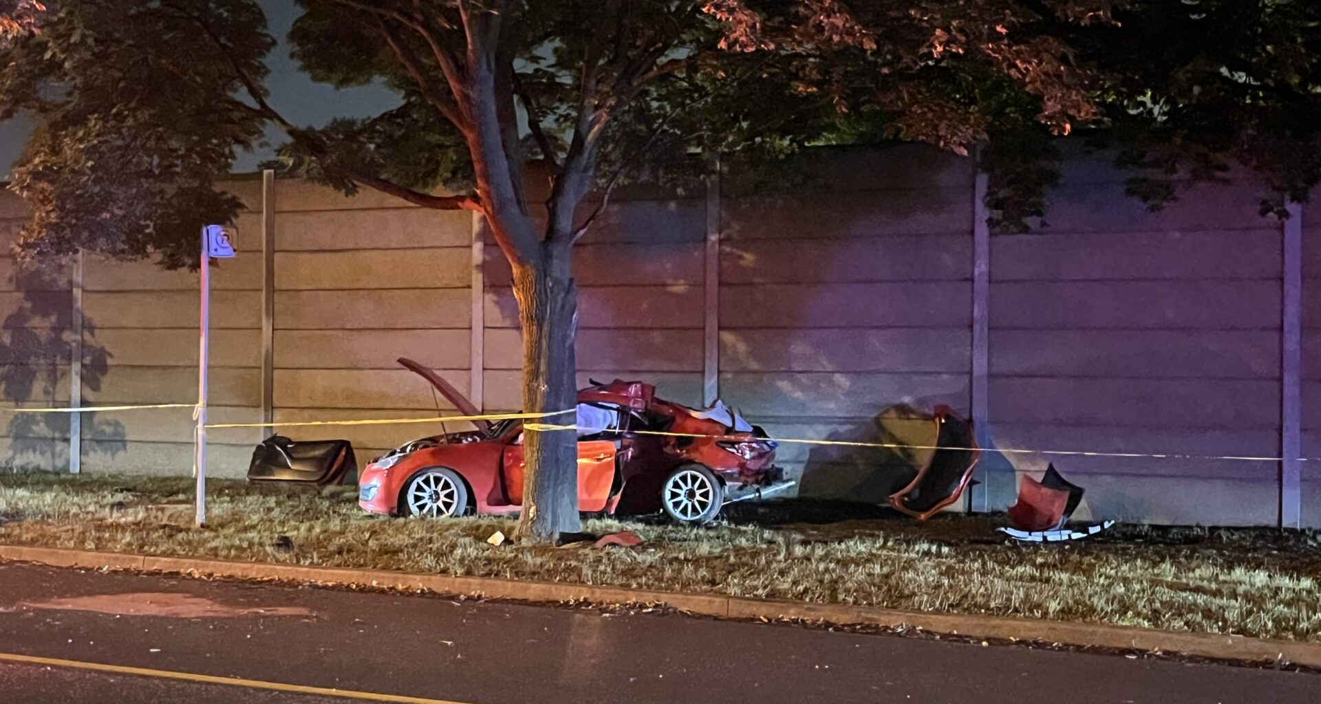 3 men in hospital after car crash in North York
