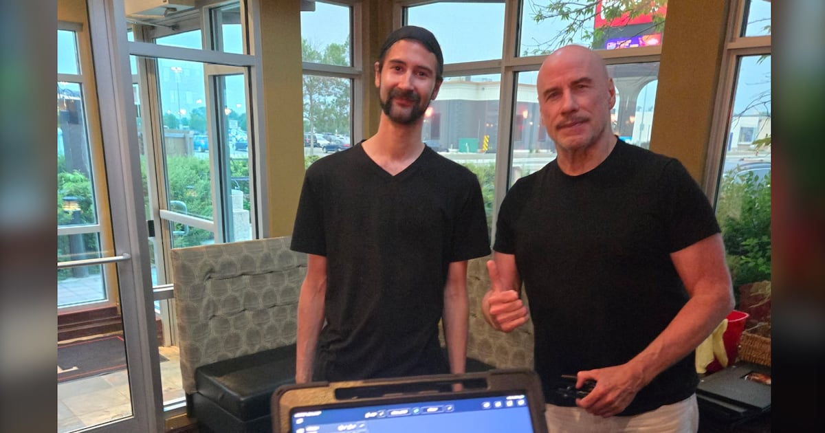 ‘I had no clue’: Winnipeg man serves John Travolta dinner - CTV News
