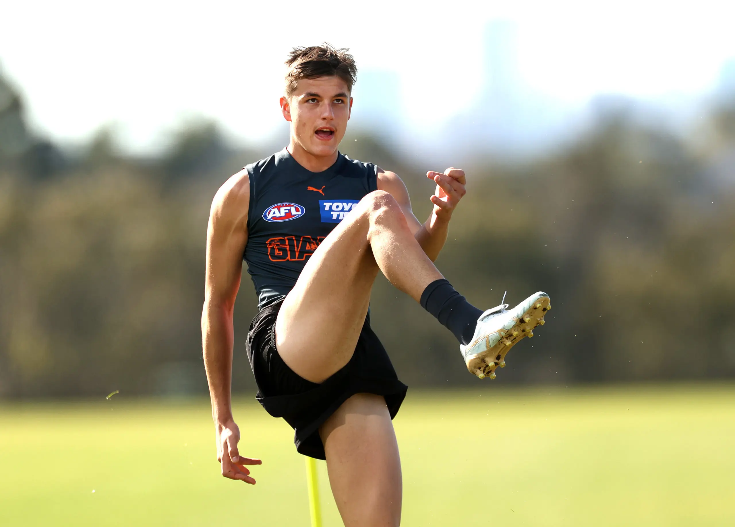 Young GWS duo extend contracts