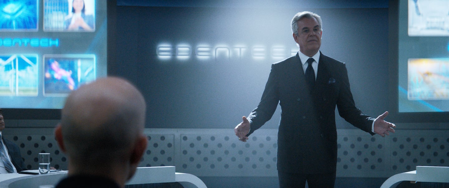 Danny Huston as Richard Cane.