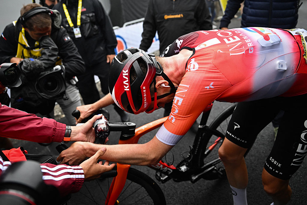 INEOS Grenadiers team's Dutch rider Thymen Arensman celebrates after winning the 14th stage of the 112th edition of the Tour de France cycling race, 182.6 km between Pau and Luchon-Superbagneres, in the Pyrenees mountains of southwestern France, on July 19, 2025. (Photo by Loic VENANCE / POOL / AFP)