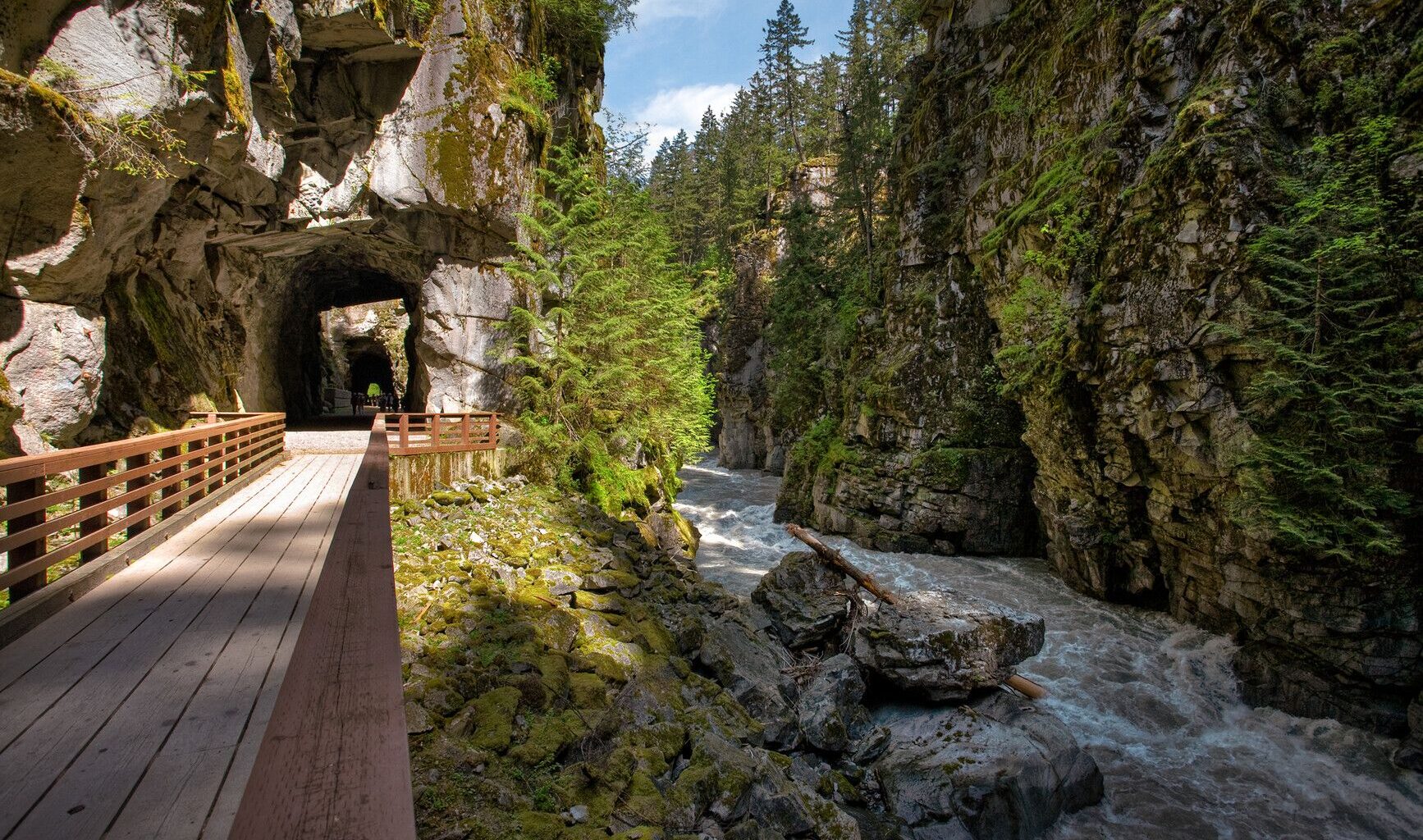 Police say 19-year-old man died at Othello Tunnels in Hope