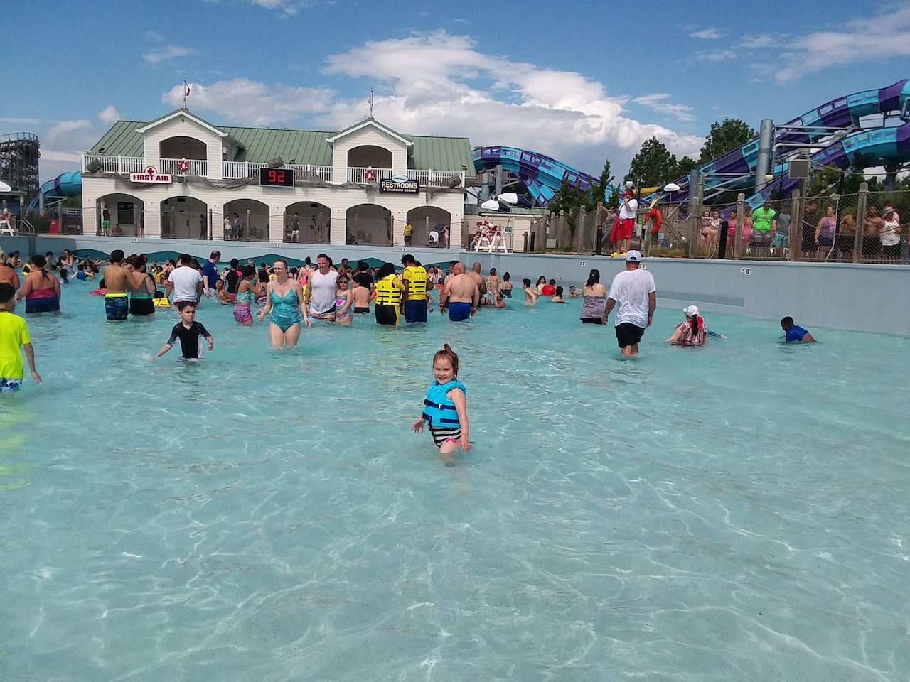 Wave pool closed after child dies at Hersheypark