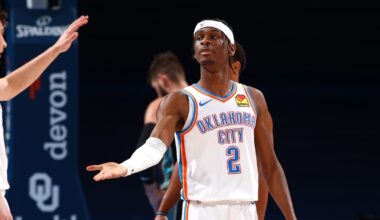 Shai Gilgeous-Alexander receiving Hamilton key to the city