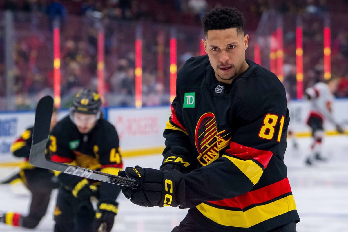 Maple Leafs acquire Dakota Joshua from Canucks for 2028 fourth-round pick