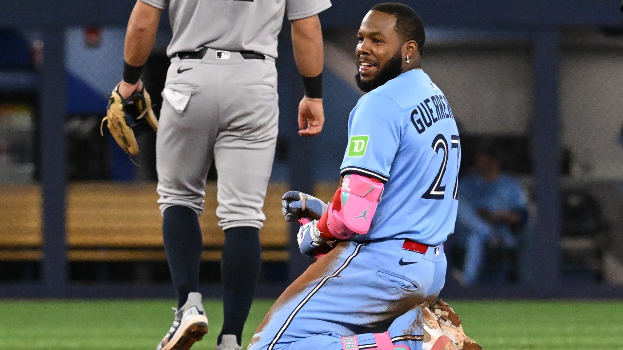 Blue Jays capitalize on Yankees chaos in season-series clinching win