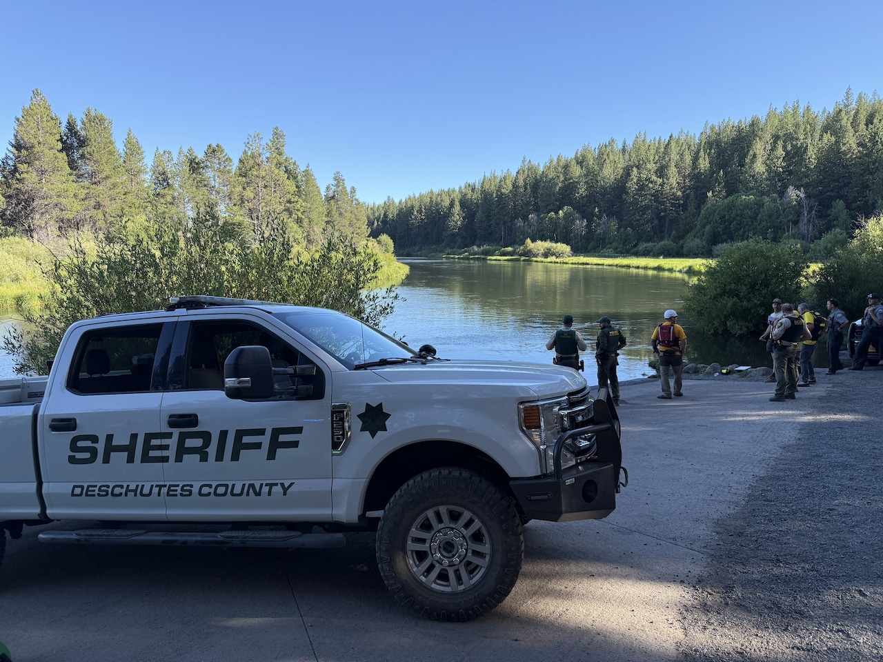 1 dead, 2 missing after group tumbles over Dillon Falls on Deschutes River