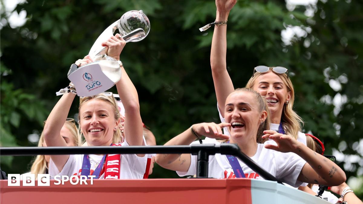 Lionesses victory parade live: Updates from Euro 2025 homecoming reception outside Buckingham Palace