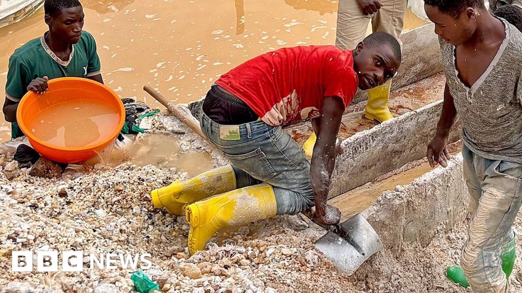 Rebels give BBC rare access to a mine powering mobile phones