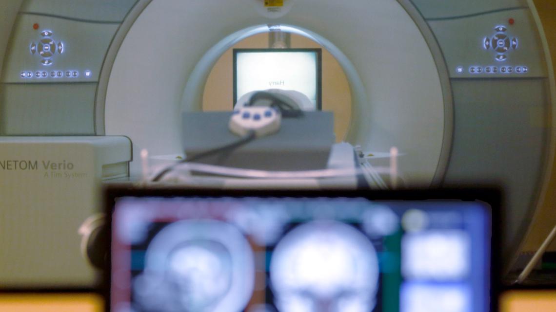 Man dies from MRI accident in New York with weight chain