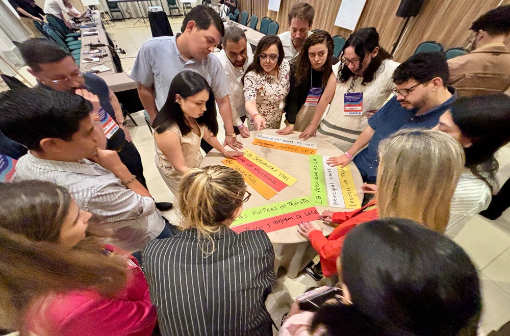 Activity during the workshop for journalist on road safety in Natal, Brazil