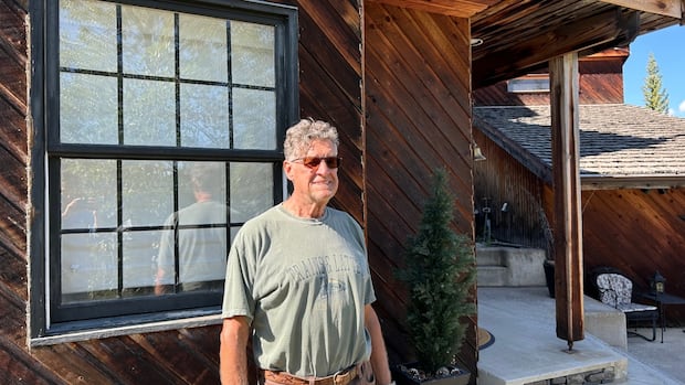 Luck and a ladder: How a cluster of Jasper homes survived as the neighbourhood burned