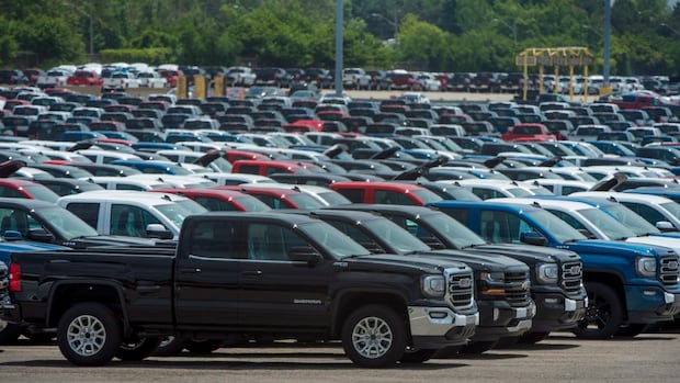 As Detroit 3 automakers report tariff blows, experts say a trade deal is the only solution