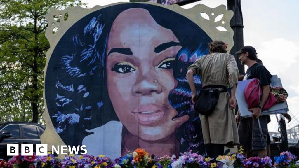 US seeks one-day prison for officer convicted in botched raid