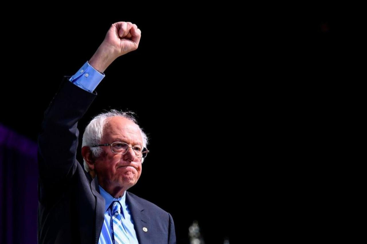 Bernie Sanders gestures at the 2019 J Street conference in Washington, D.C., Oct. 28, 2019. (AFP Photo)