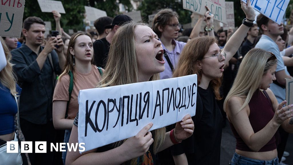 Protests in Ukraine as Zelensky signs bill targeting anti-corruption bodies