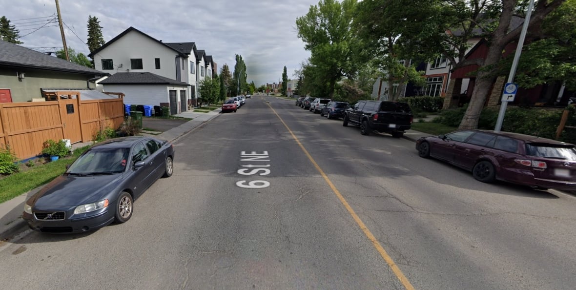 An example an "on-street bikeway" without dedicated space for cyclists. The City of Calgary gives this designation to 6th Street N.E. from 8th Avenue to 36th Avenue.