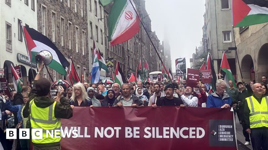 Thousands take to streets in Edinburgh pro-Palestine protest