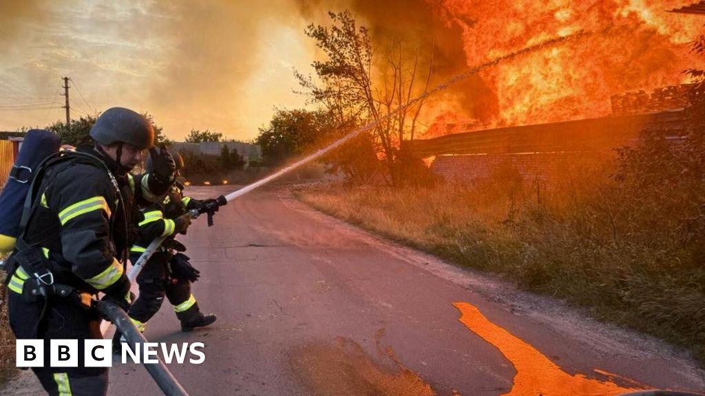 Ukraine suffers heaviest attack as Trump criticises Putin