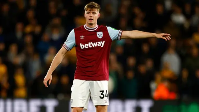 Evan Ferguson in action for West Ham United