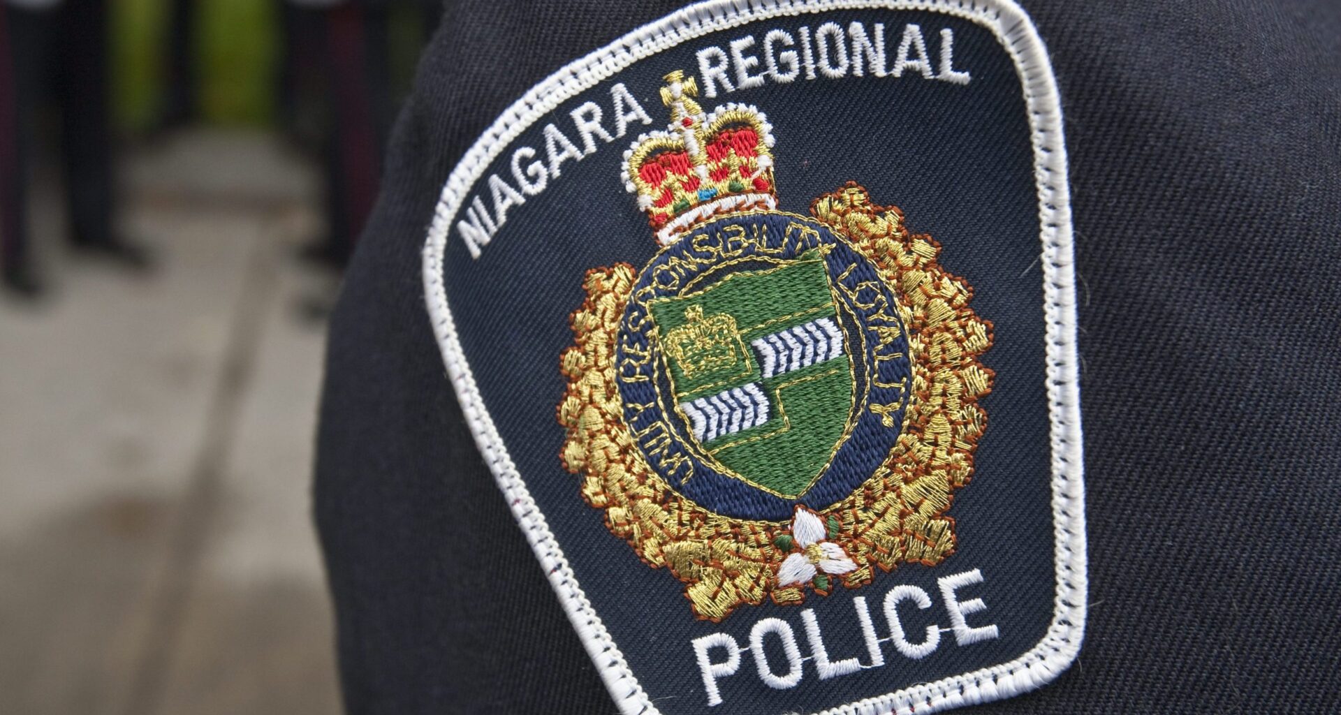 3 dead after vehicle strikes tree, catches fire in Niagara-on-the-Lake: police