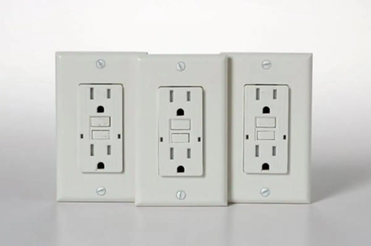 RECALL: 664,000 electrical outlets sold in Canada could pose fire hazard