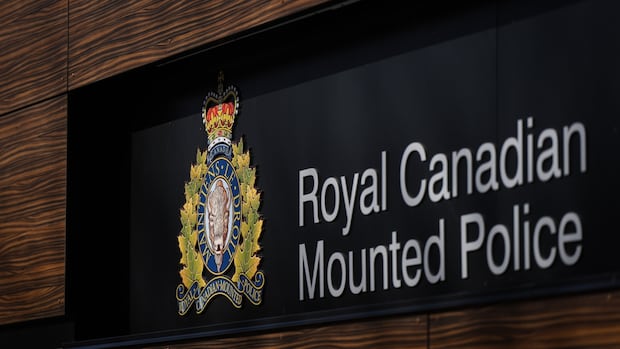 3 arrested after early-morning stabbing in North Vancouver: police