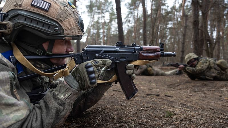 Trump aides to discuss Ukraine weapons Tuesday after president says shipments will resume