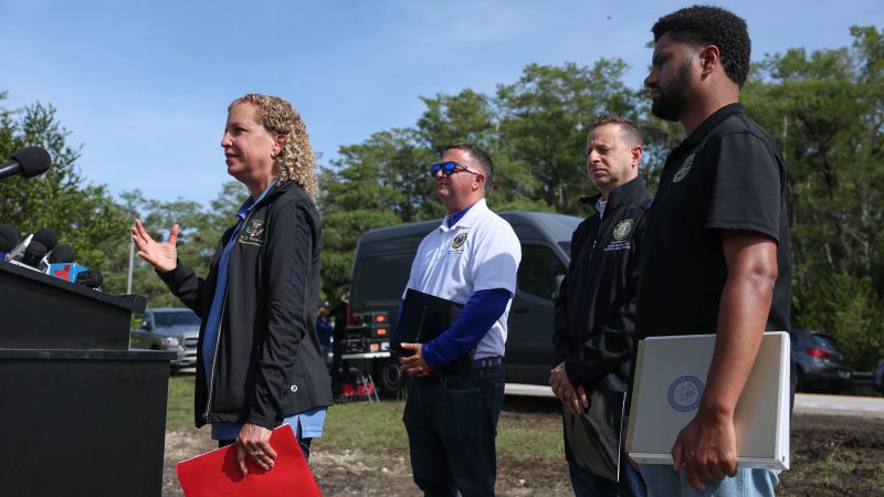 Florida lawmakers allowed into ‘Alligator Alcatraz’ say detainees packed into cages