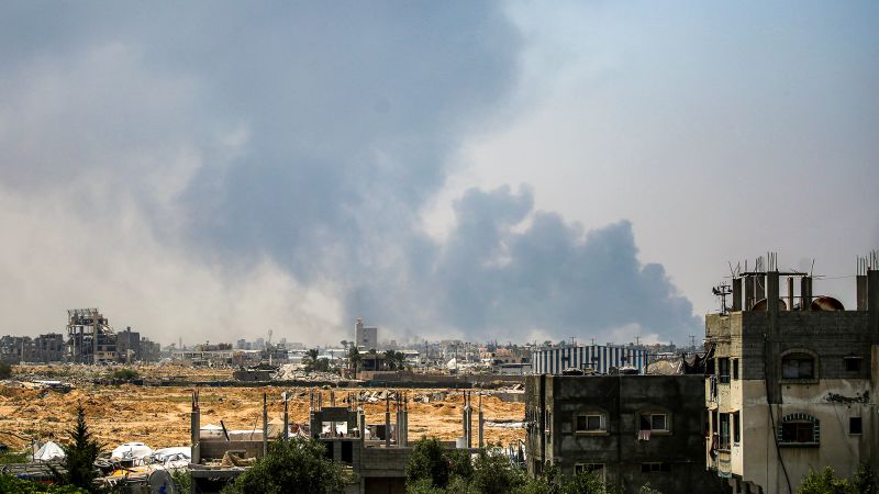 Israeli tanks roll into Gazan city of Deir al-Balah for first time since war began