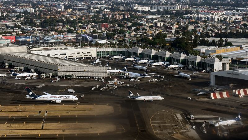 AeroMéxico plane nearly lands on top of Delta Air Lines 737 taking off