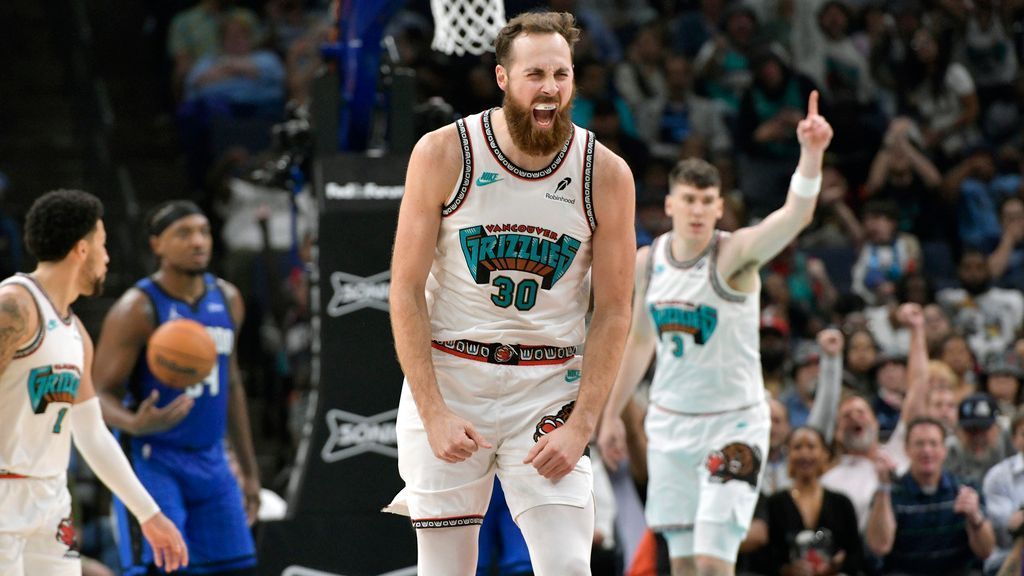 Sources - Grizzlies trading center Jay Huff to Pacers