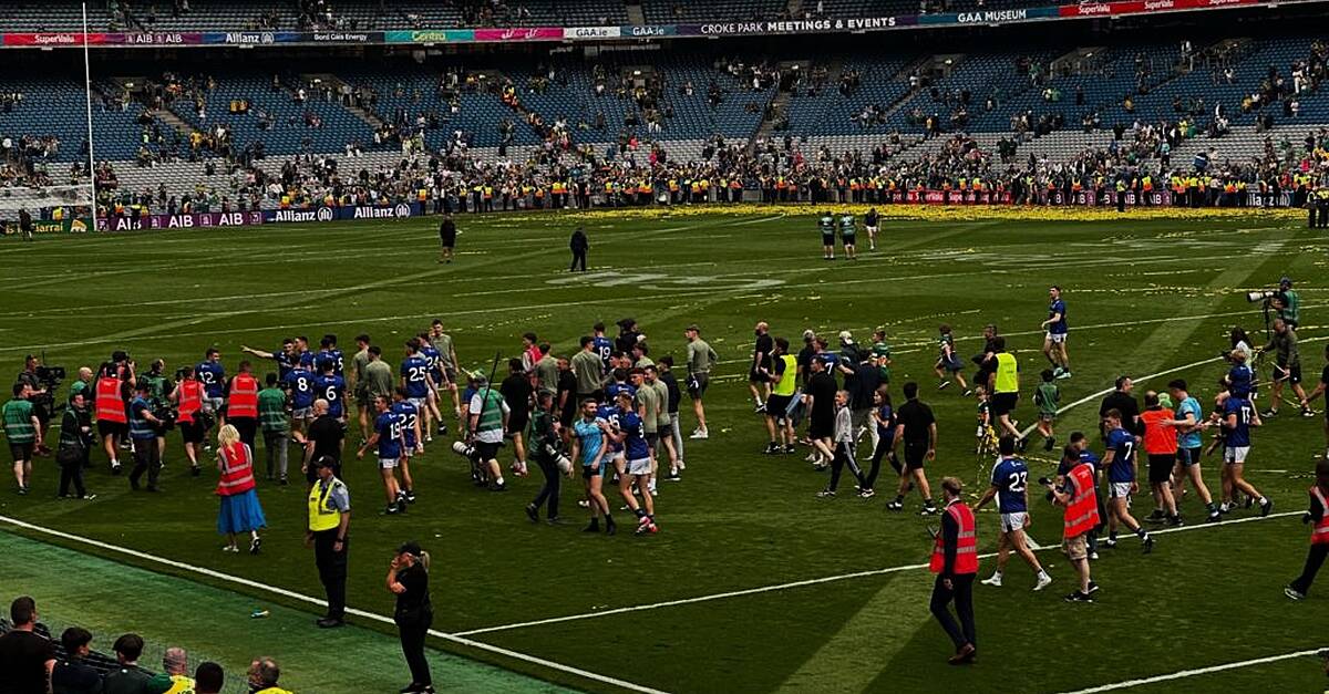 Kerry team has left Rathmore and due into Tralee in next half hour