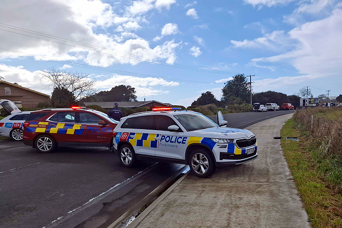 SunLive - ‘Huge’ armed police operation in Maketū
