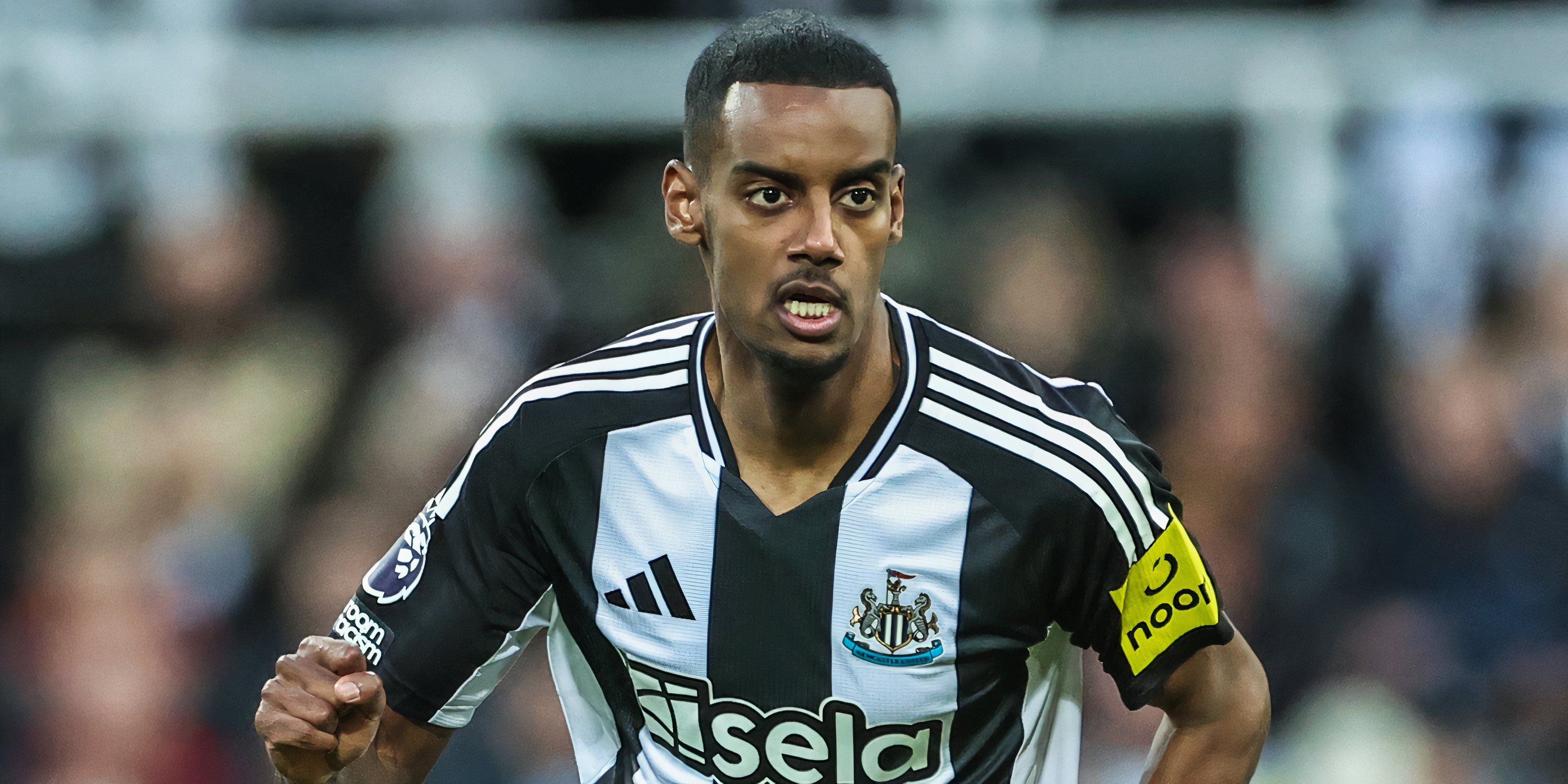 Alexander Isak in action for Newcastle United