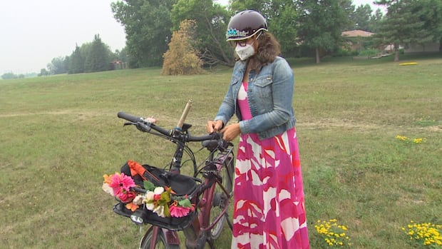 'It's really depressing': Thick wildfire smoke continues to cancel events around Manitoba