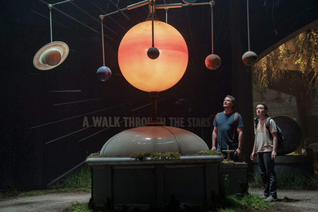 Pedro Pascal and Bella Ramsey in 